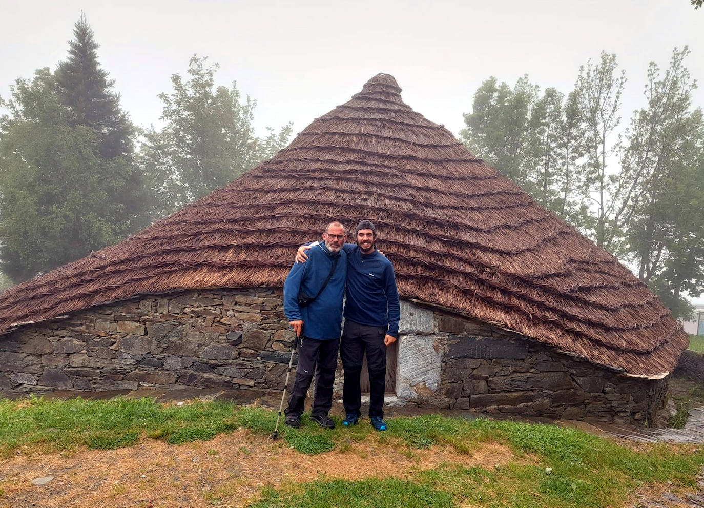 Con su hijo Alejandro, con el que realizó parte del trayecto