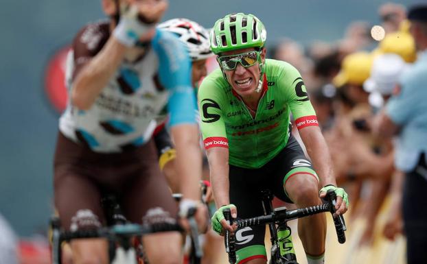 Rigoberto Urán entra en la meta de la duodécima etapa. /Benoit Tessier (Reuters)
