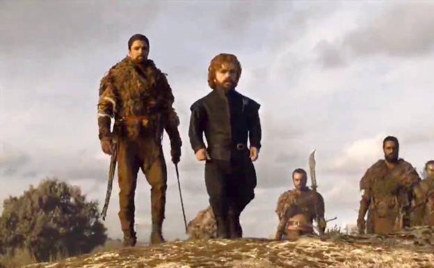 Tyrion Lannister, sobre una de las rocas graníticas típicas del paraje de Los Barruecos