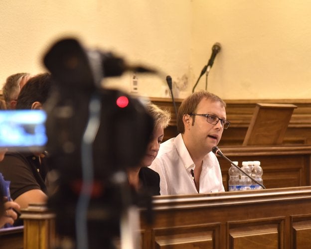 José Antonio Hernández durante una de sus intervenciones en el pleno de ayer. :: david palma