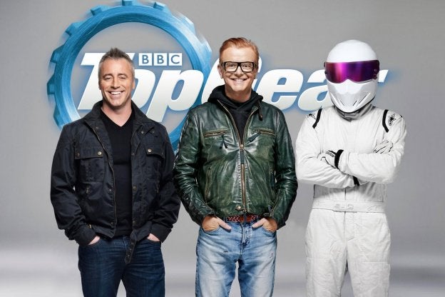 Matt Leblanc y Chris Evans, con el misterioso piloto 'The Stig'. :: discovery channel
