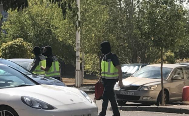 La Policía Nacional registra una vivienda de Mérida y acordona la zona