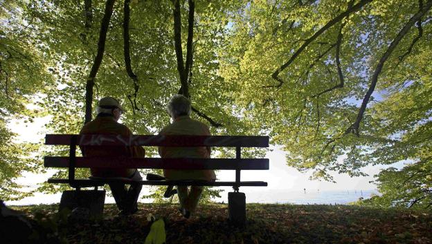 El aumento de la esperanza de vida ha fomentado la cultura del ahorro. :: hoy/