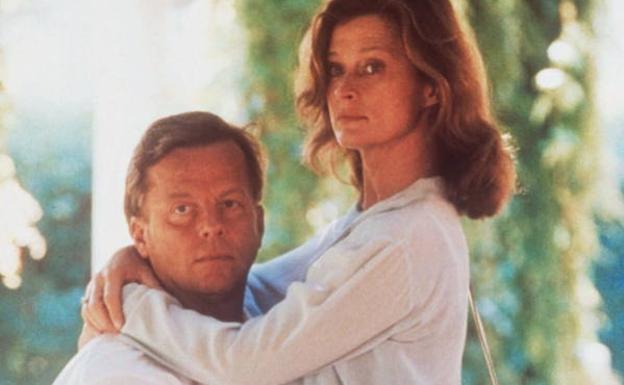 Lena Endre, junto a Krister Hendriksson, en una película./AP