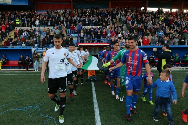 Derbi entre el Extremadura y Mérida del año pasado. :: J. M. R./