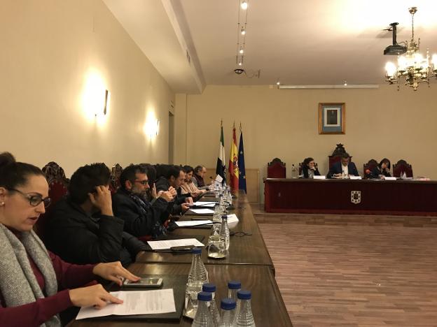 Aprueban las cuentas con los votos en contra de la oposición. :: HOY/