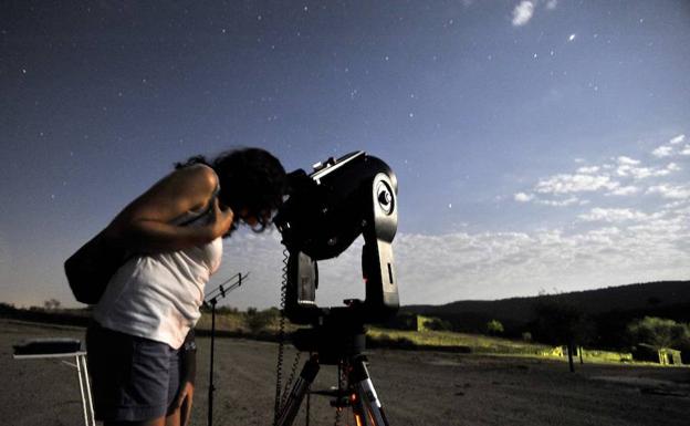 Encuentro de astrónomos aficionados en el Parque Nacional de Monfragüe:: HOY/