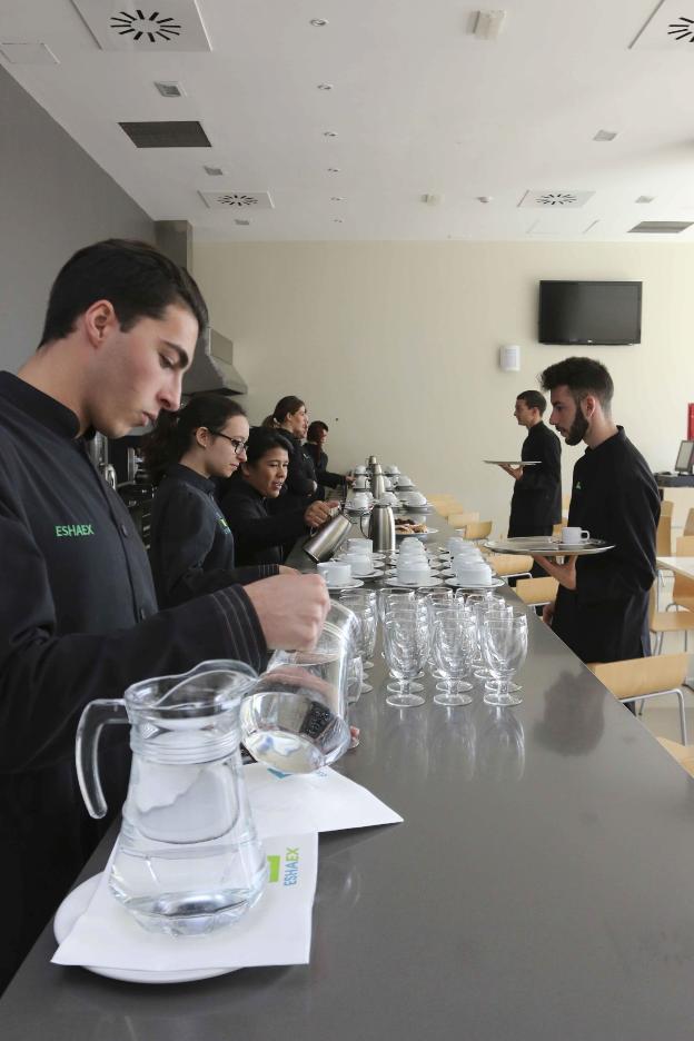 Alumnos de la Escuela de Hostelería. :: hoy/