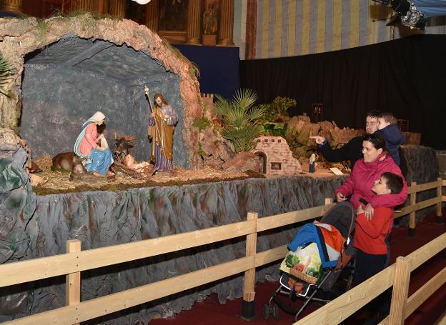 Nacimiento monumental de la Unión de Cofradías. :: david palma/