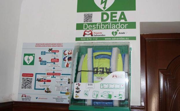 Desfibrilador instalado en el ayuntamiento de Guareña:: HOY/