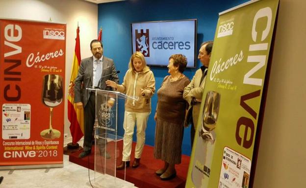 Presentación este jueves del Concurso Internacional de Vinos y Espirituosos y la Cata Internacional de Aceites de Oliva Virgen./AYUNTAMIENTO DE CÁCERES