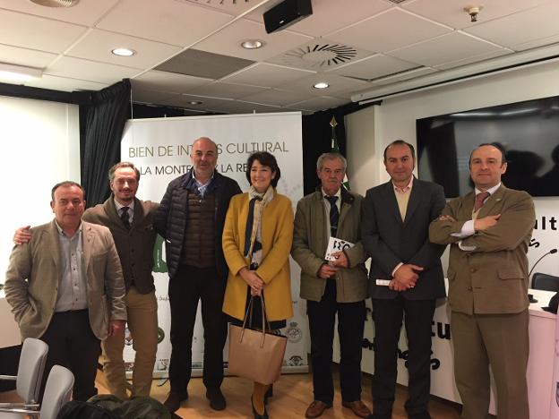 Algunos de los impulsores de la iniciativa. :: FEDEXCAZA/