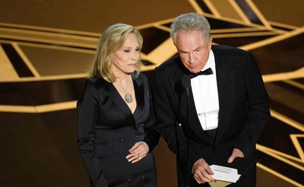 Warren Beatty y Faye Dunaway./