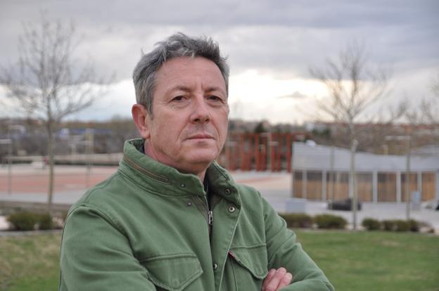 El escritor Alonso Guerrero. :: HOY/