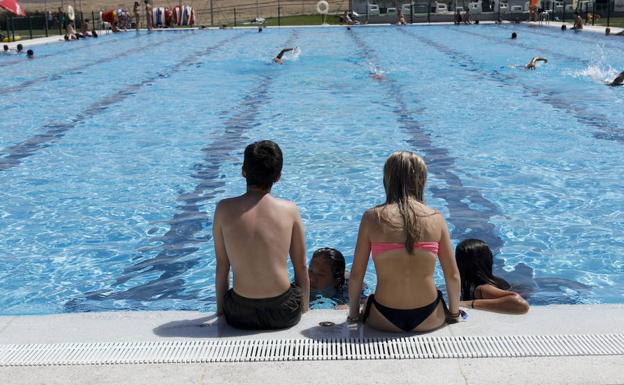 Una de las piscinas municipales de Cáceres:.HOY/