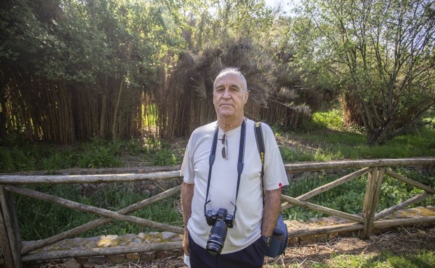 Demetrius, con su cámara al cuello, en el parque del Príncipe la semana pasada.