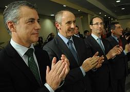 Iñigo Urkullu, junto a Josu Erkoreka. / Archivo/