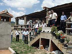 Inauguración de alojamientos turísticos financiados a través del programa Proder, en el año 2002.|HOY/