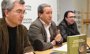Presentación del libro, esta mañana en la Diputación de Badajoz. / HOY/