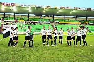 El Mérida en el Estadio Romano antes del partido contra el Xerez, durante la pasada temporada. / HOY/