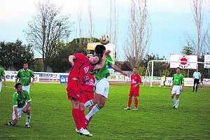 Partido en Segunda B entre el Villanovense y el Mérida. / P.F./