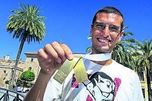 Villalobos brinda su medalla en el Europeo a la afición extremeña