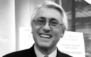 José Antonio Zambrano, galardonado por su obra 'Apócrifos de marzo'. ::
HOY/