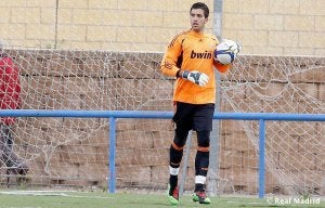 El pacense Fernando Pacheco viste la elástica del Real Madrid, con cuyo primer equipo ha convivido esta temporada. :: REALMADRID.COM/