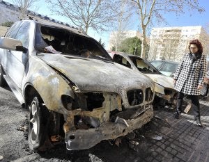La presidenta vecinal de Ciudad Jardín, Leonor Cabreras, pide más presencia policial. :: ARNELAS/