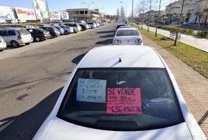 Los venta ilegal de coches se mantiene en Conquistadores