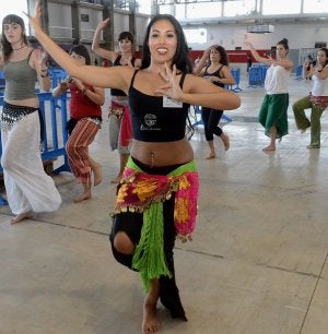 Taller de danza en 'Vive la Noche' de 2011 :: HOY/