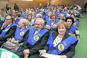 Unos 200 alumnos se graduaron en el acto de ayer. :: MARISA NÚÑEZ/
