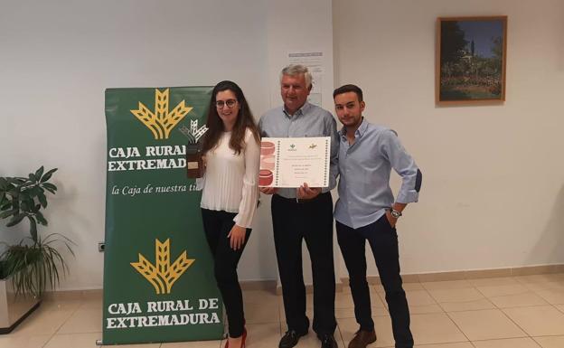 Diego Morillo y sus hijos recogieron el premio Espiga al mejor Queso de La Serena 