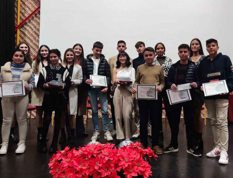 Alumnos y estudiantes Premiados con los Mejores Expedientes Académicos.
