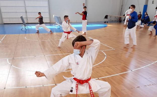 Ismael Muñoz de la Flor consigue un bronce en la 1ª Fase de la Liga Nacional de Karate