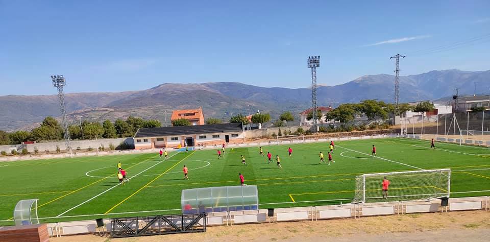 Primer partido de la temporada del Jaraíz en el polideportivo municipal
