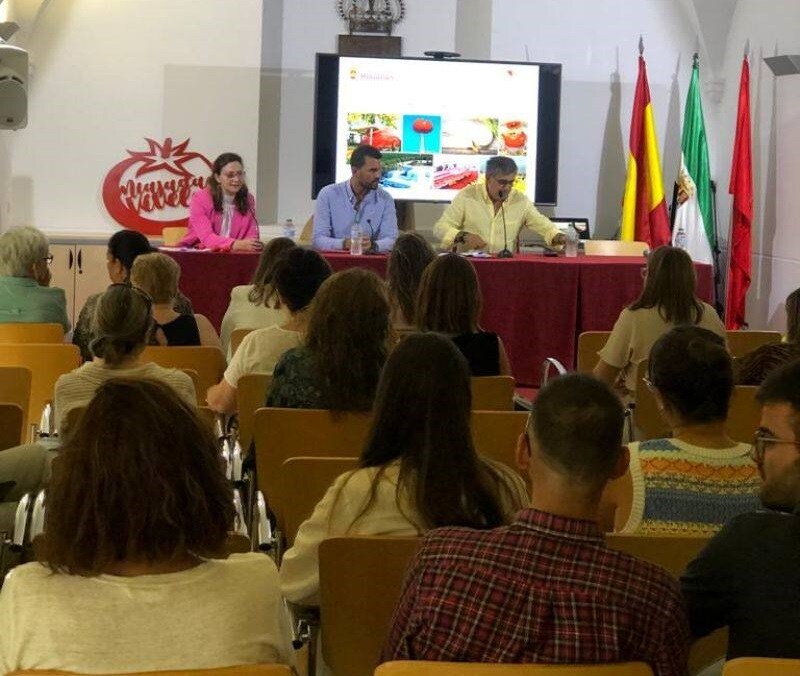 Reunión mantenida en el Palacio Obispo Solís sobre el Plan de Dinamización Empresarial de los Sectores Agroalimentario y Turístico: Miajadas gastronómica' /CEDIDA
