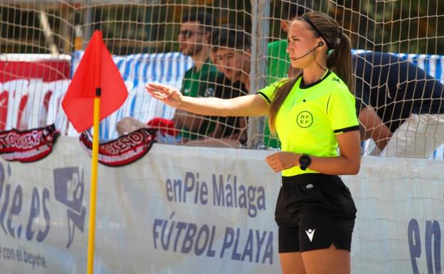 Mercedes Parra Cuenca debuta en Segunda División de fútbol playa