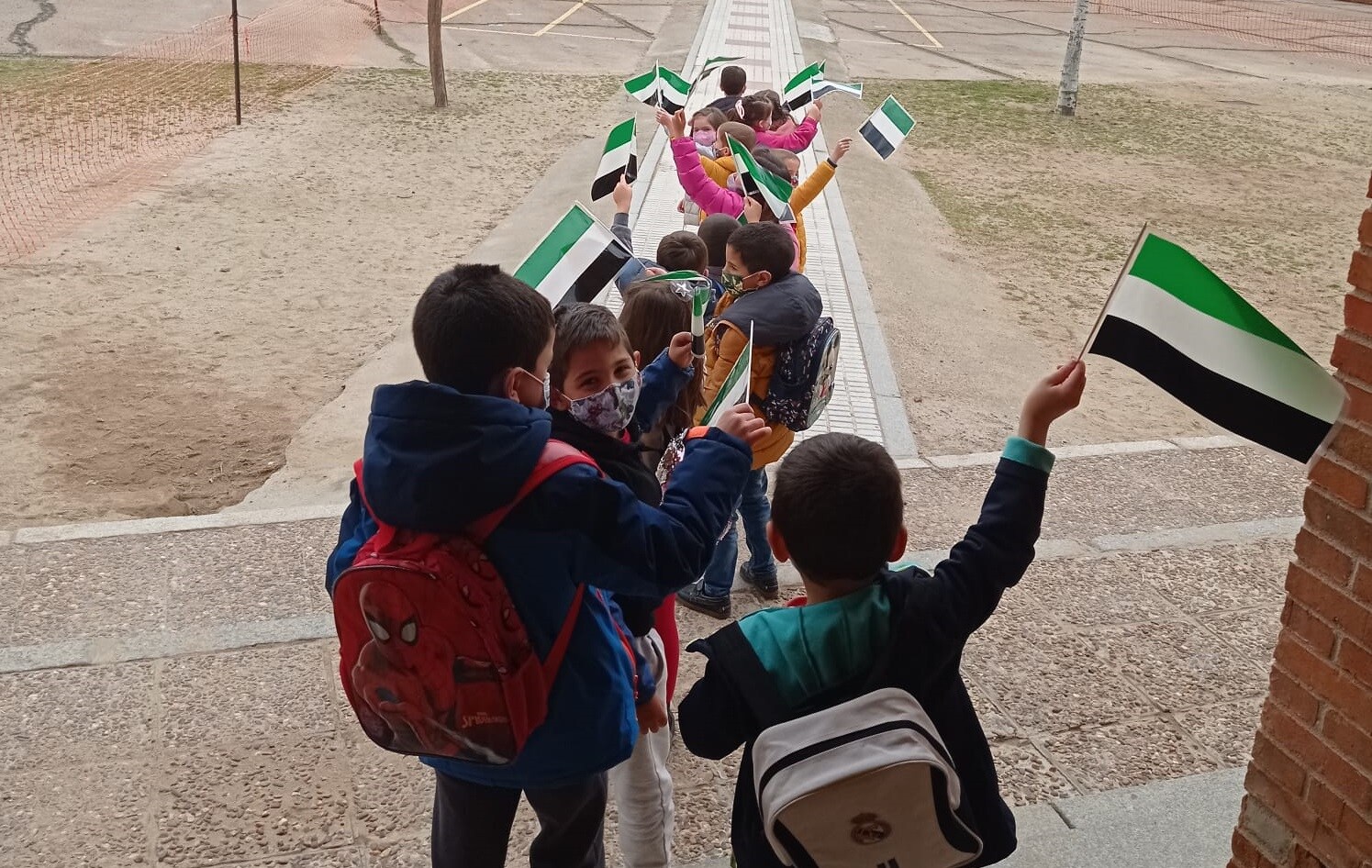 Alumnos del colegio celebran el Día Escolar de Extremadura 