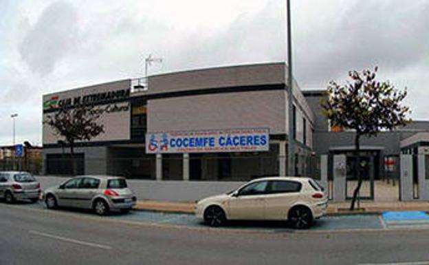 Cocemfe Cáceres reanuda el proyecto de la Oficina de Vida Independiente