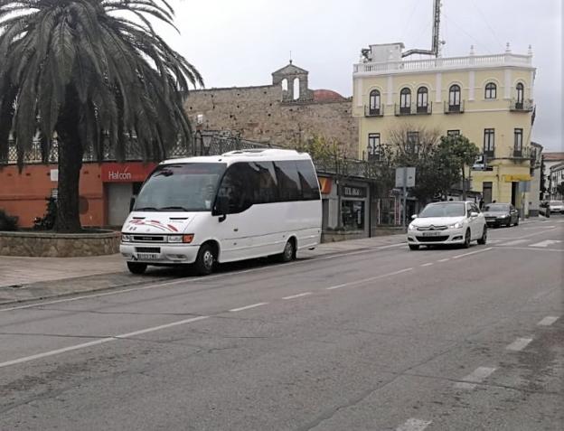 El autobús urbano en una de las paradas /JSP