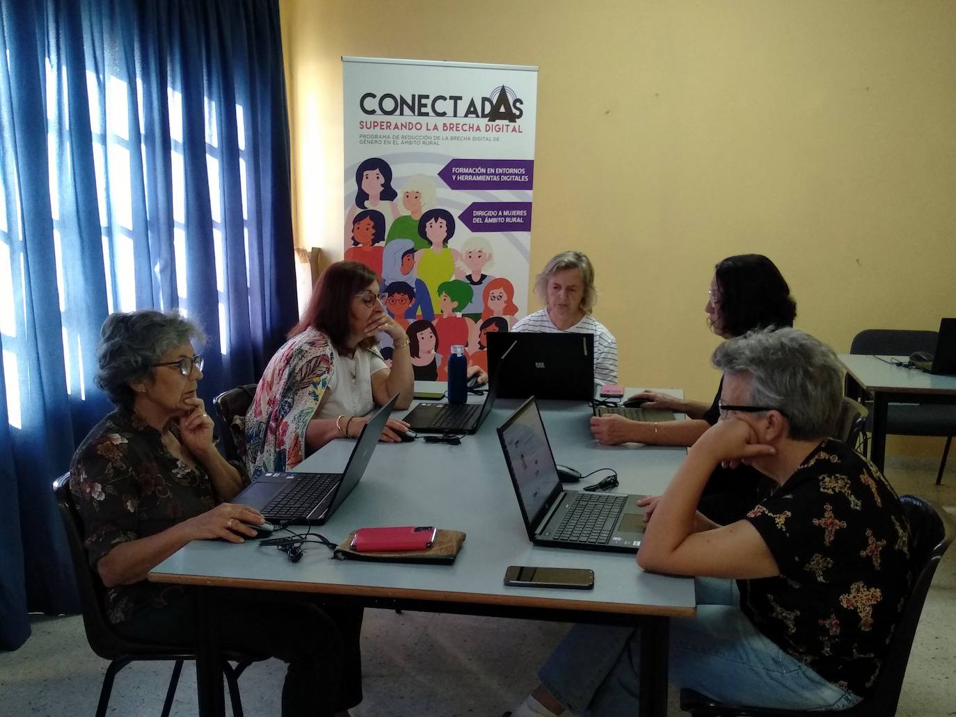 Gruupo de mujeres participantes en el programa /CEDIDA