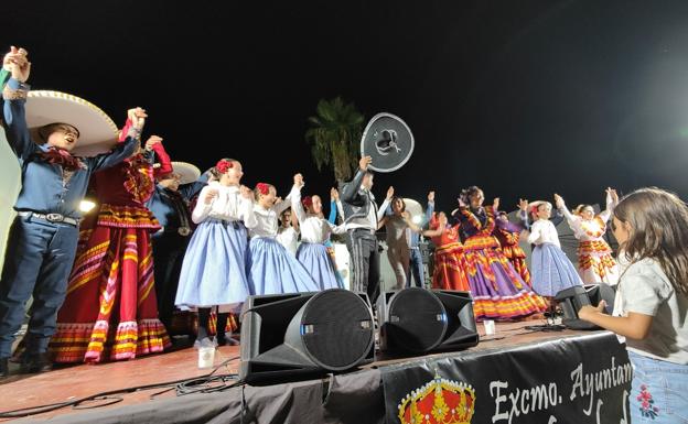 Festival Folklórico de los Pueblos del Mundo de Extremadura/Fernando Negrete Sosa