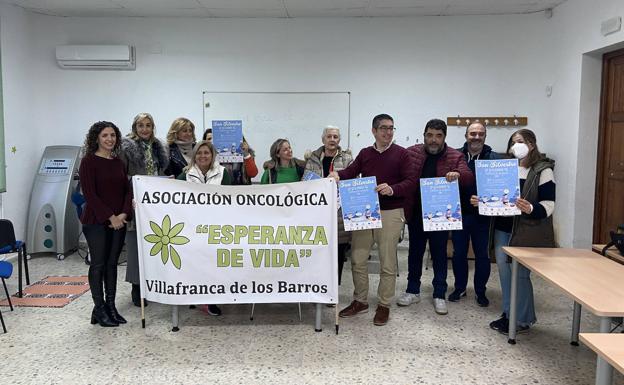 Foto de familia en la presentación de la San Silvestre 2022 en Villafranca. /M.Á.P.