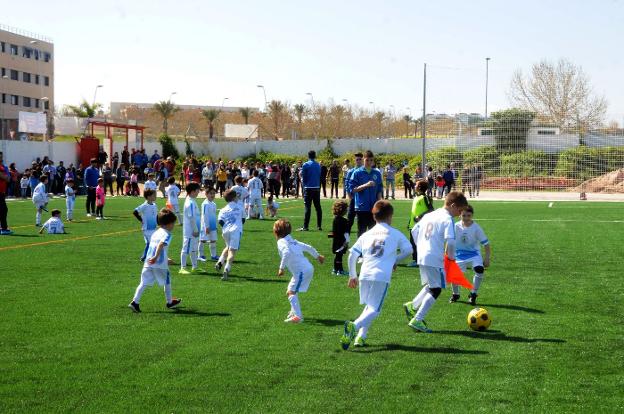 Nuevo campo de césped artificial en Nueva Ciudad | Hoy