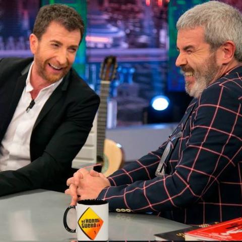 Lorenzo Caprile no da puntada sin hilo en 'El Hormiguero'