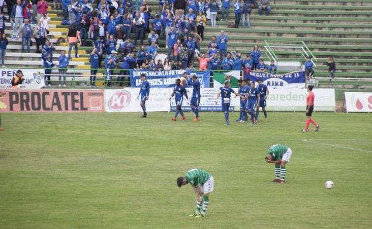 11 de junio. Doloroso adiós del Cacereño. Jugadores y técnico piden perdón por la estrepitosa eliminación del playoff de ascenso a Segunda B a un Príncipe Felipe decepcionado. ::