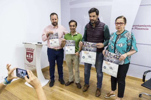 Presentación ayer de 'Los 10.000 de la Vinosilla'. :: andy solé/
