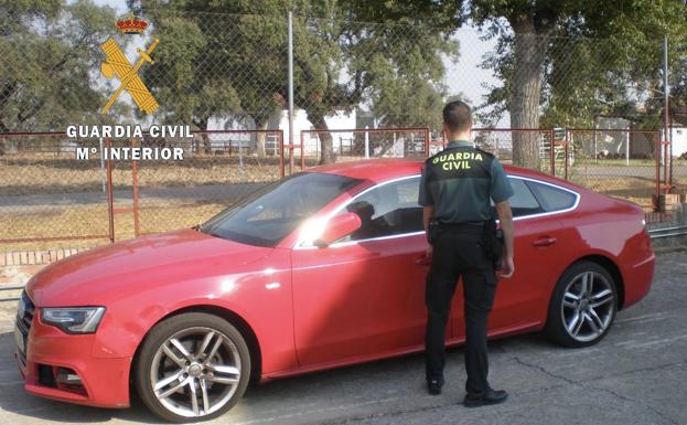 Recuperan en Casatejada un vehículo robado en Madrid a una mujer tras quedar para comprar una casa
