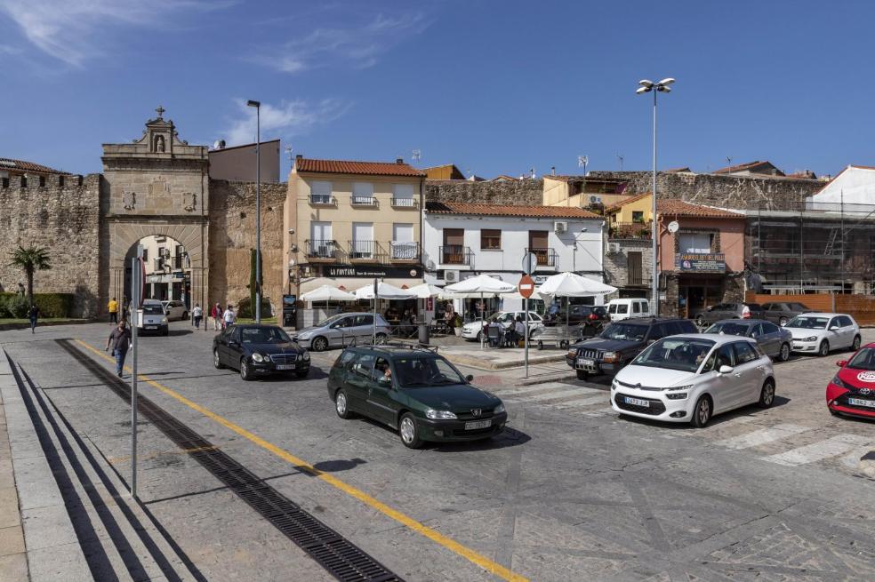 Imagen de la isleta de la plaza San Pedro de Alcántara que se eliminará con la remodelación. / ANDY SOLÉ